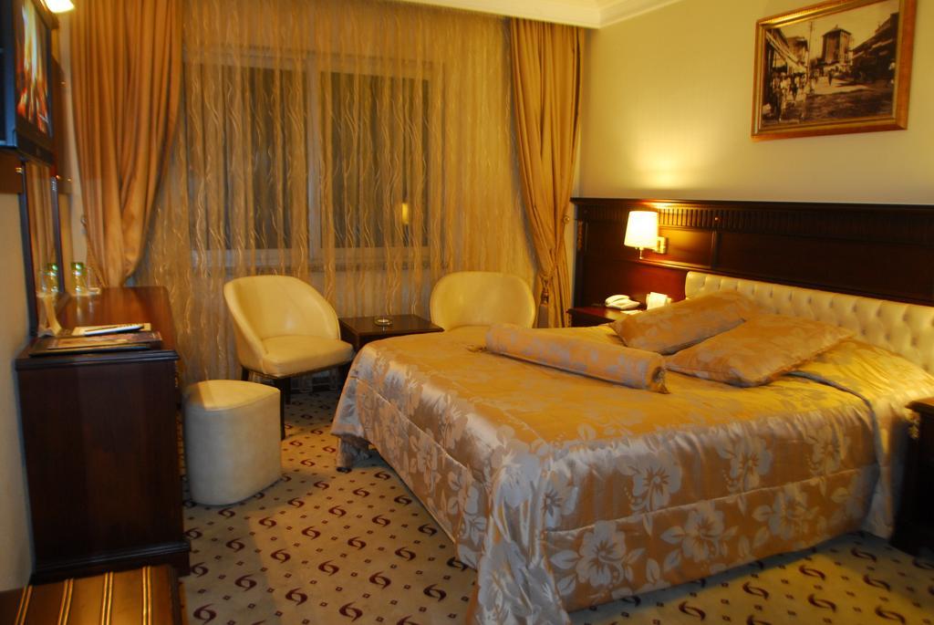 Adana Erten Hotel Extérieur photo