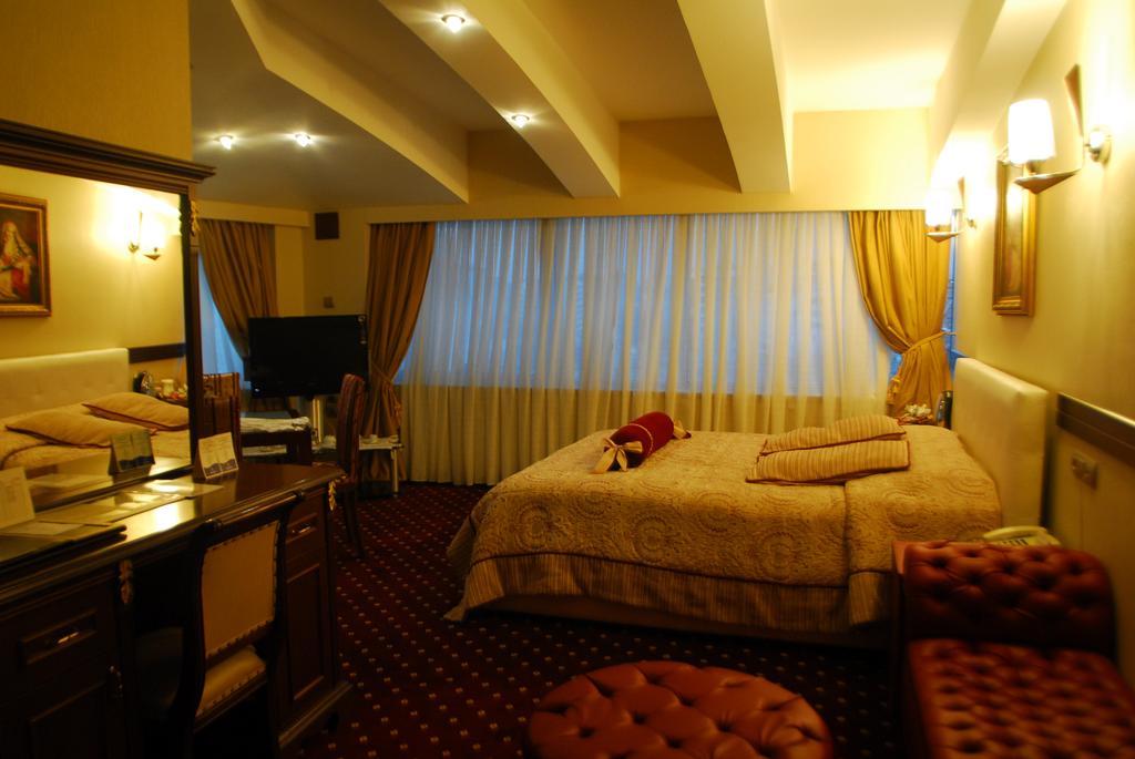 Adana Erten Hotel Extérieur photo